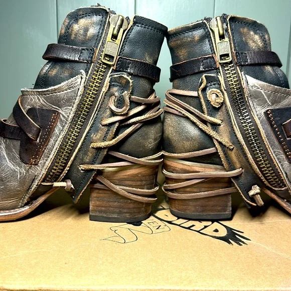 Freebird Crue by Steven Grey Size 8 - Picture 2 of 12